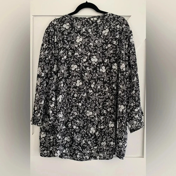 2X EMALINE black/white floral 100% Polyester does not cling. - Picture 3 of 6